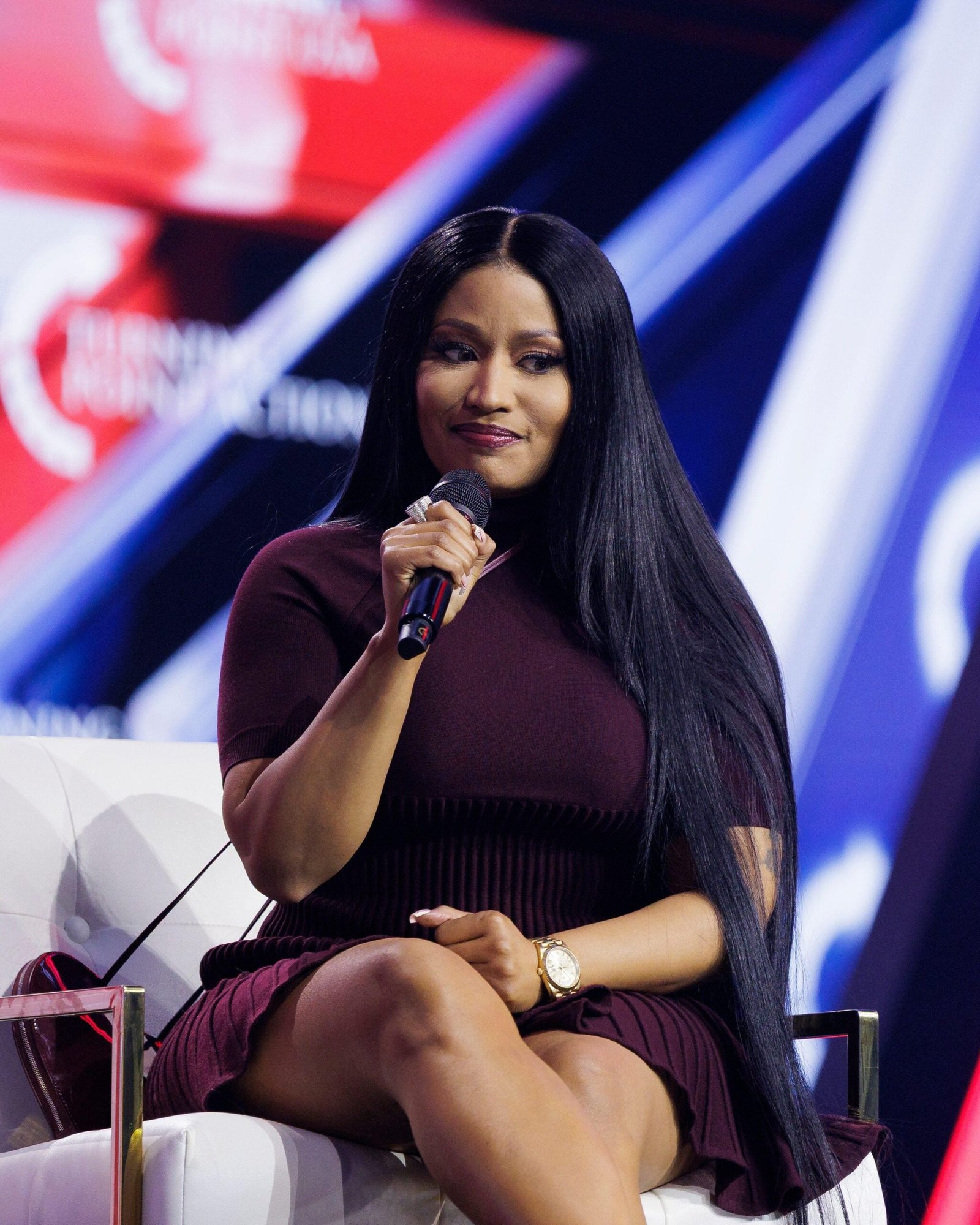 Redes sociales en llamas críticas y acusaciones de transfobia